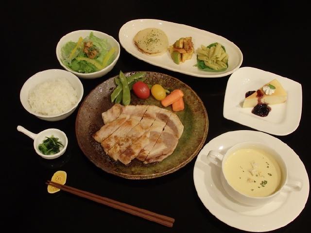 鹿児島の逸品食材　美湯豚ステーキ（一例）